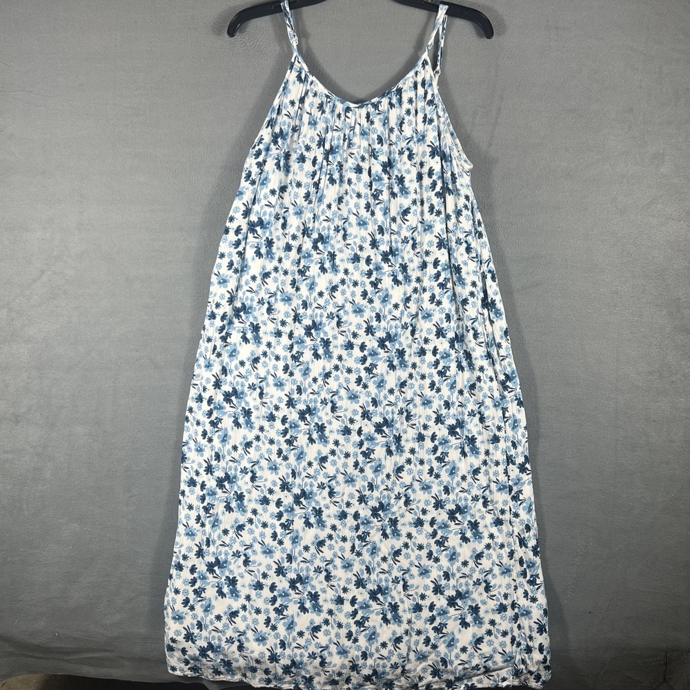 dip Women's Blue & White Floral Sleeveless Smocked Maxi Dress Size L